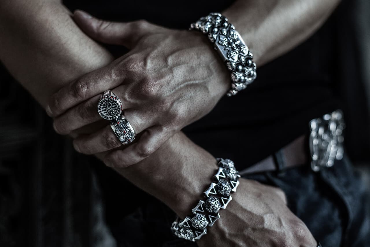 Брутальные мужские серебряные браслеты