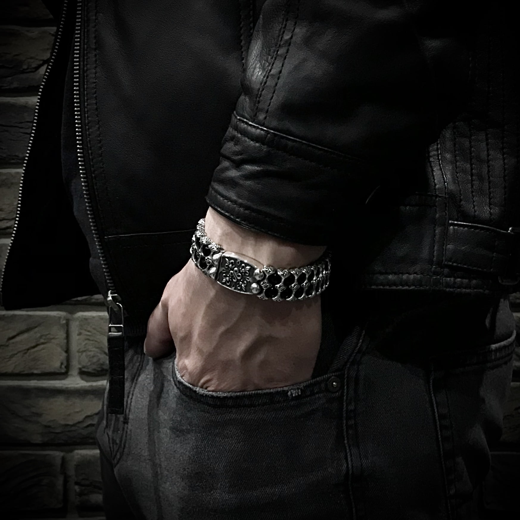 Массивный мужской серебряный браслет Plush Black Mini с черным агатом